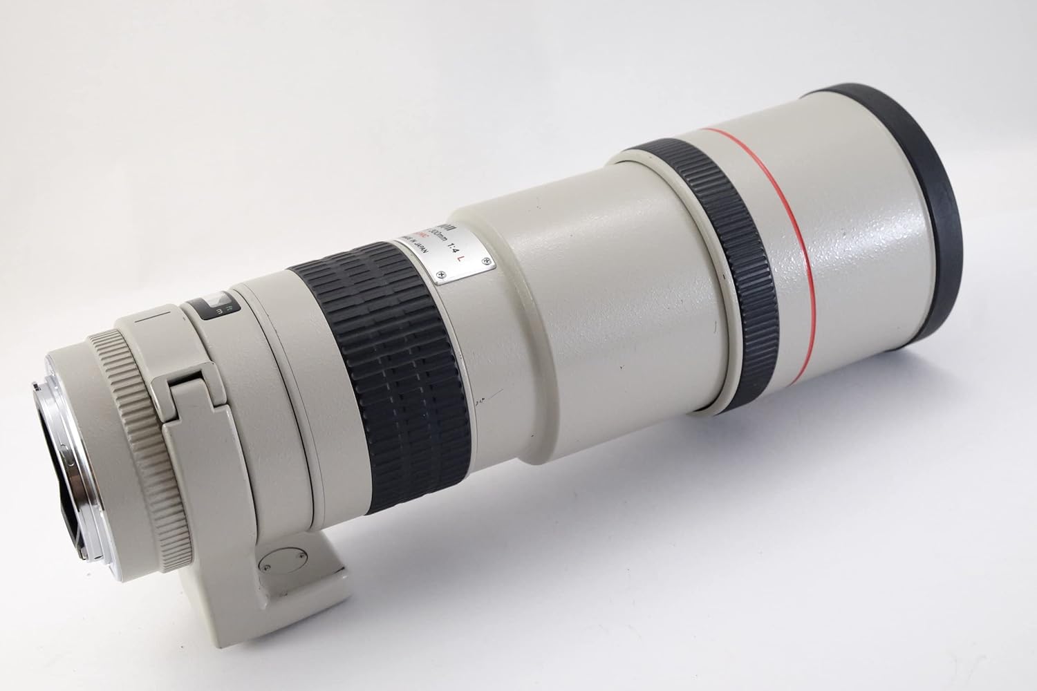Canon EF 300mm f/4L IS USM SLR Telephoto lens White