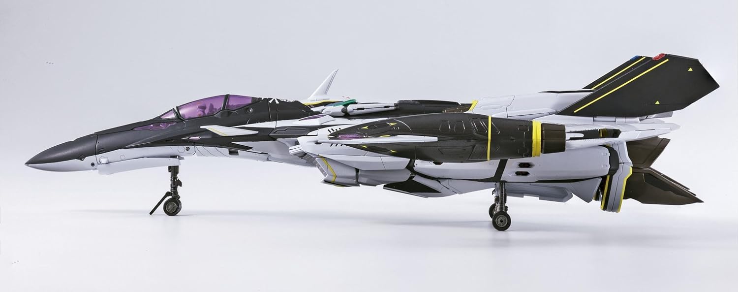 Tamashi Nations DX Chogokin YF-29 Durandal Valkyrie (30th Anniversary Color)