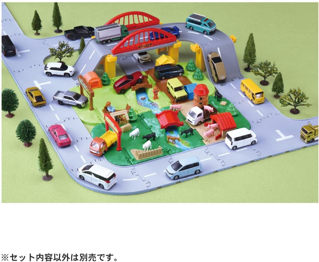 Takara Tomy Tomica Tomica & Town Lively Ranch Set Mini Car Toy Ages 3 and Up