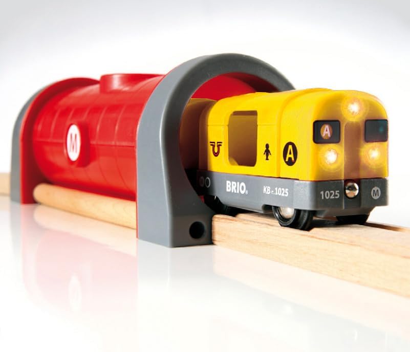 Brio 33052 Rail & Road Deluxe Set, Ages 3 and Up (Toy, Wooden Toy, Wooden Rail, Rail Set, Gift (Birthday/Christmas))