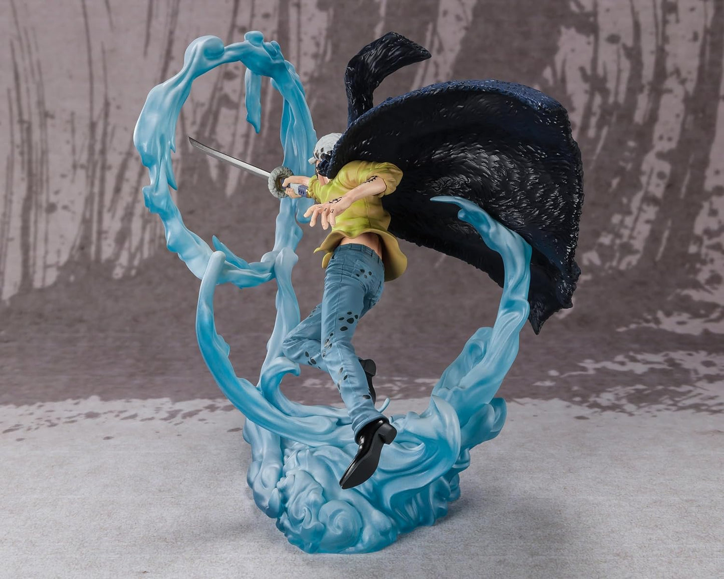 Bandai Spirits BAS63240 Figuarts Zero One Piece Trafalgar Law - Three Captains Onigashima Monster Decisive Battle - Approx. 9.5 inches (240 mm), ABS & PVC Pre-painted Complete Figure