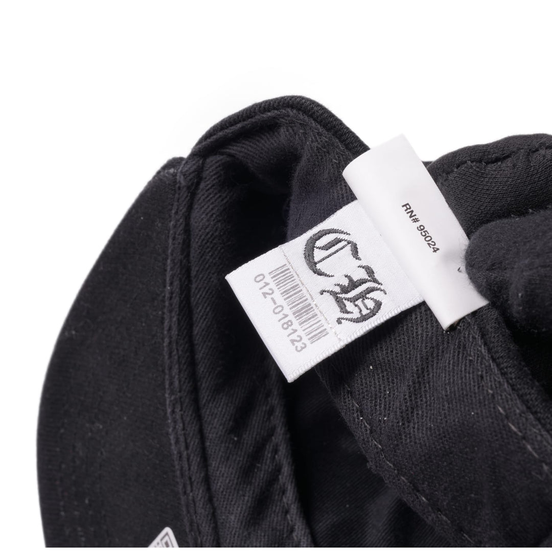 CHROME HEARTS EMBROIDERED FLEUR SCROLL LOGO HAT