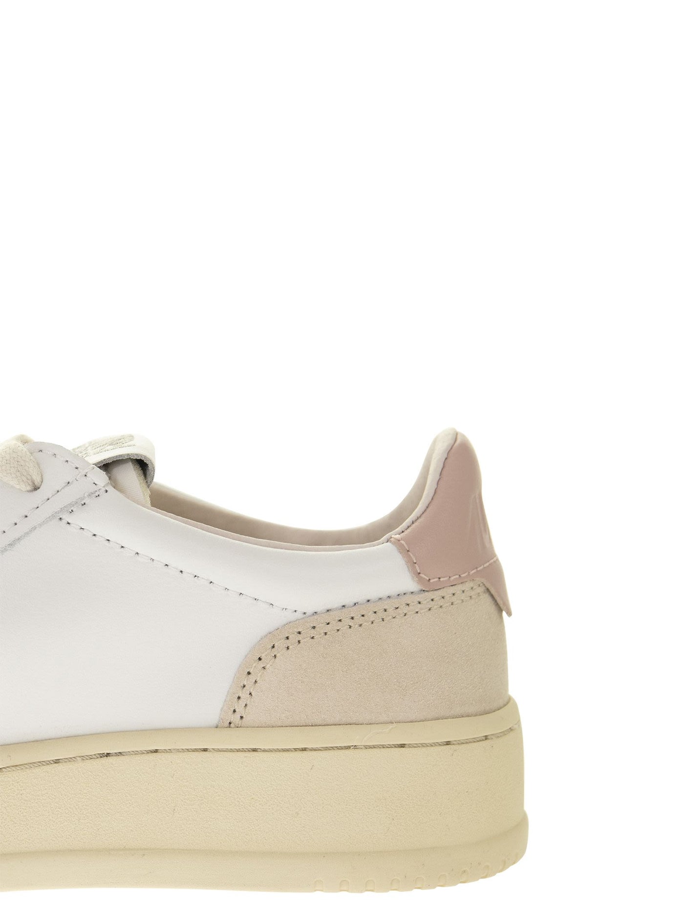 Autry Medalist Low LeatherとSuede Sneakers - Image 7