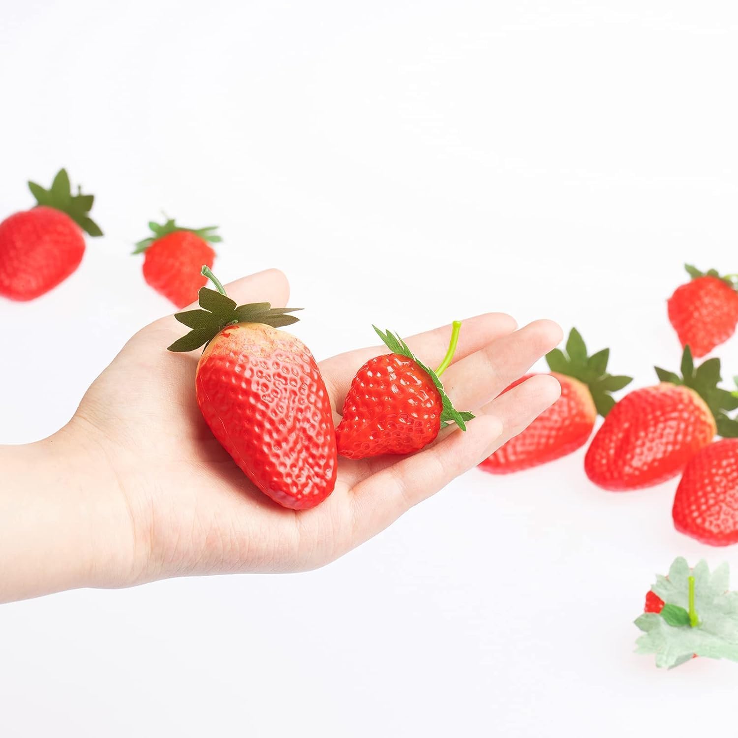 siawadeky Strawberry Samples Plastic Set of 18 Artificial Fruit Model Food Sample Fruit Model Realistic Photography Props Fake Strawberry Display Fake Fruit for Room Decor Party Display Figurine Decor