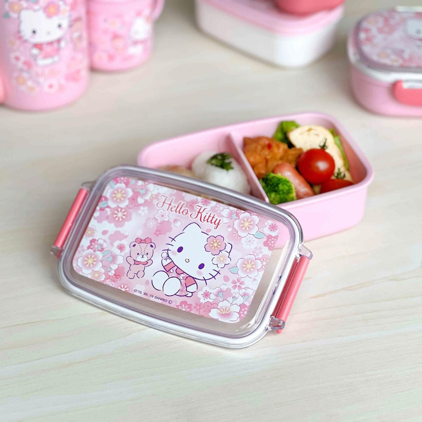 OSK (O-SUKE) Hello Kitty Sakura Lunch Box with Divider, 500ml, Made in Japan, Dishwasher and Microwave Safe, with Packing, Stylish, Cute, for Children, Elementary School Students, PL-1R