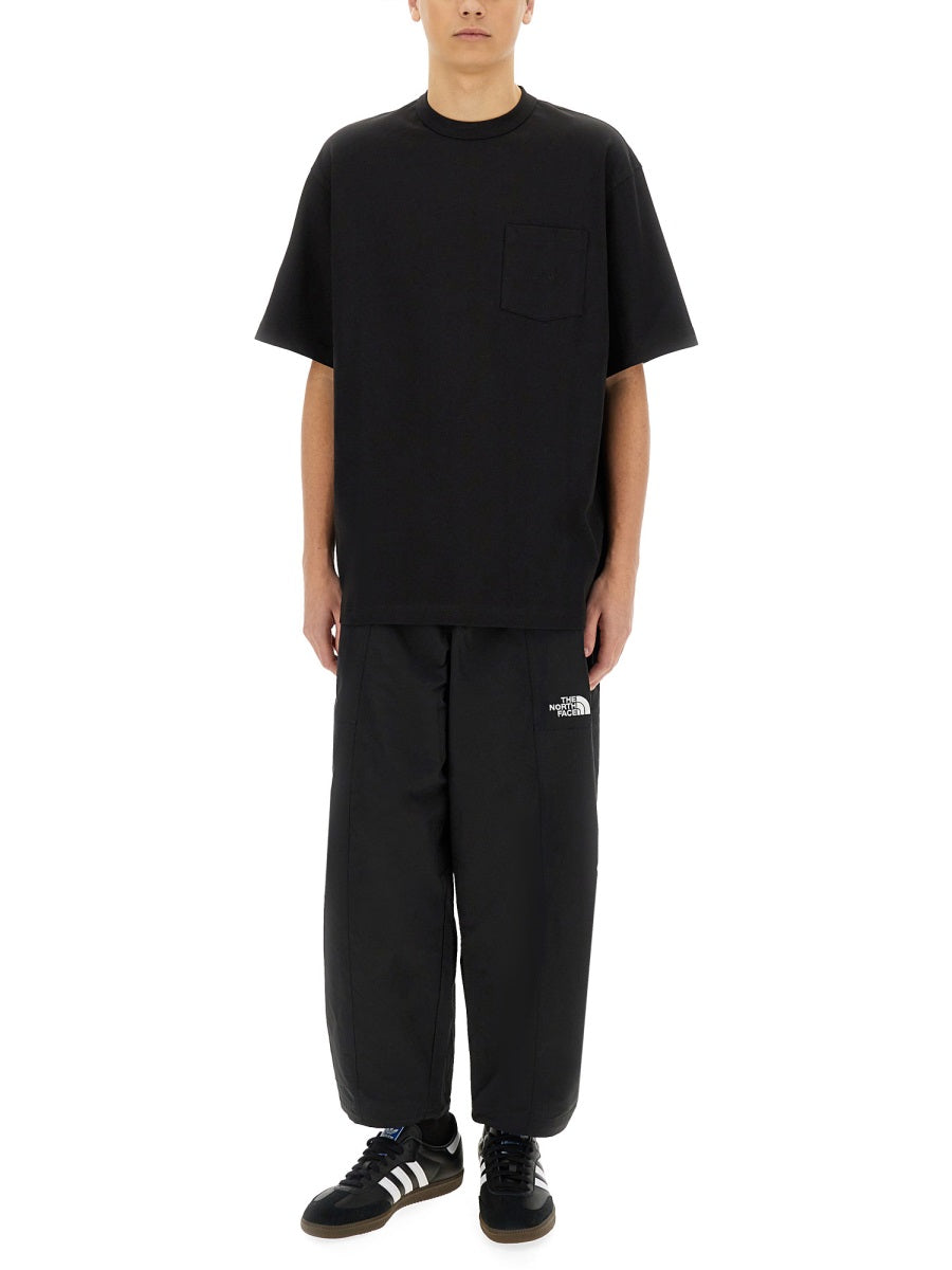 The ノースフェイスはリラックスしたフィットTシャツです - Image 7