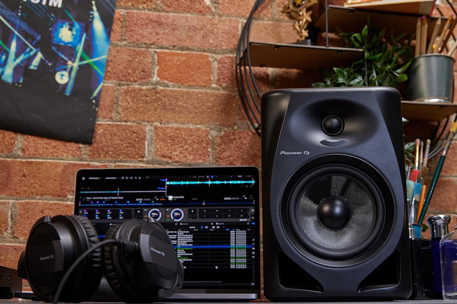 Pioneer DJ 5" 2-Way Active Monitor Speaker DM-50D (Black)