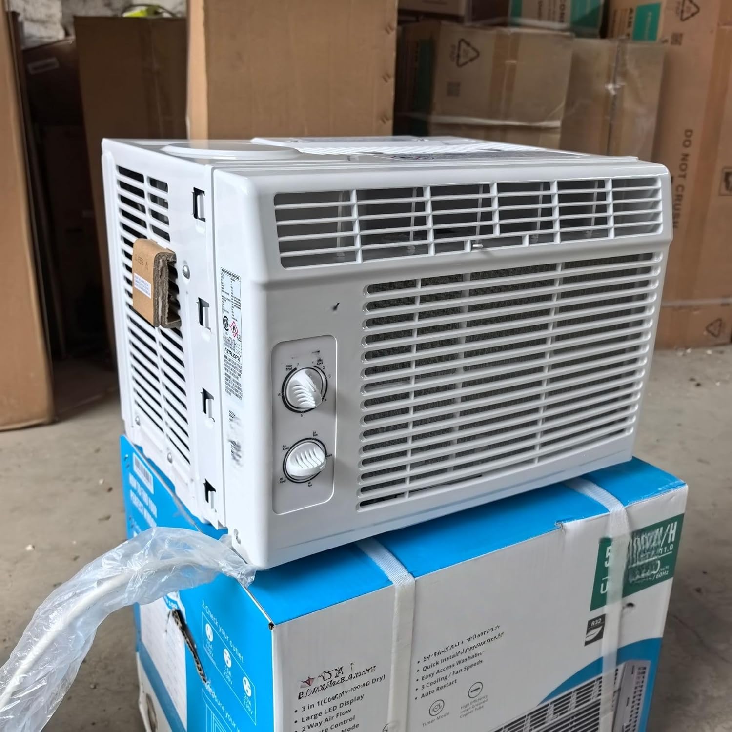 業務用 窓エアコン 5000btuシングル冷却固定周波数手動モデル 1hp 110V~60Hz 冷房専用 シングル冷却窓用 8畳対応 コンパクト 静音 ウィンドウウインド 窓用 一体型 窓 用 設計 窓枠 窓用冷房 簡単操作 (ホワイト,41.5*35.5*30cm)