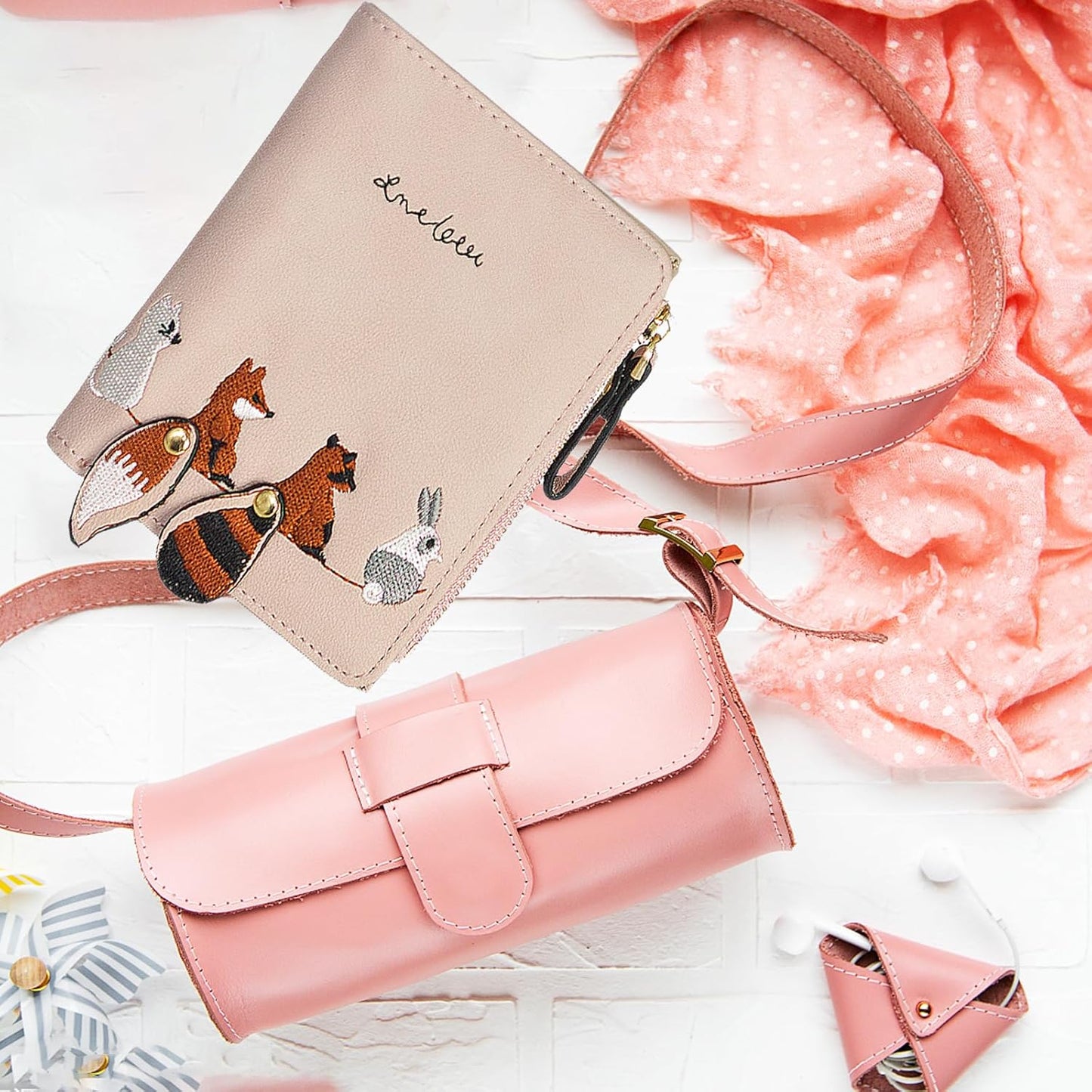 Mini Wallet, Leather Coin Purse, Cartoon Wallets, for Storing and Protecting ID Cards, Credit Cards, Money, Photos (Pink)