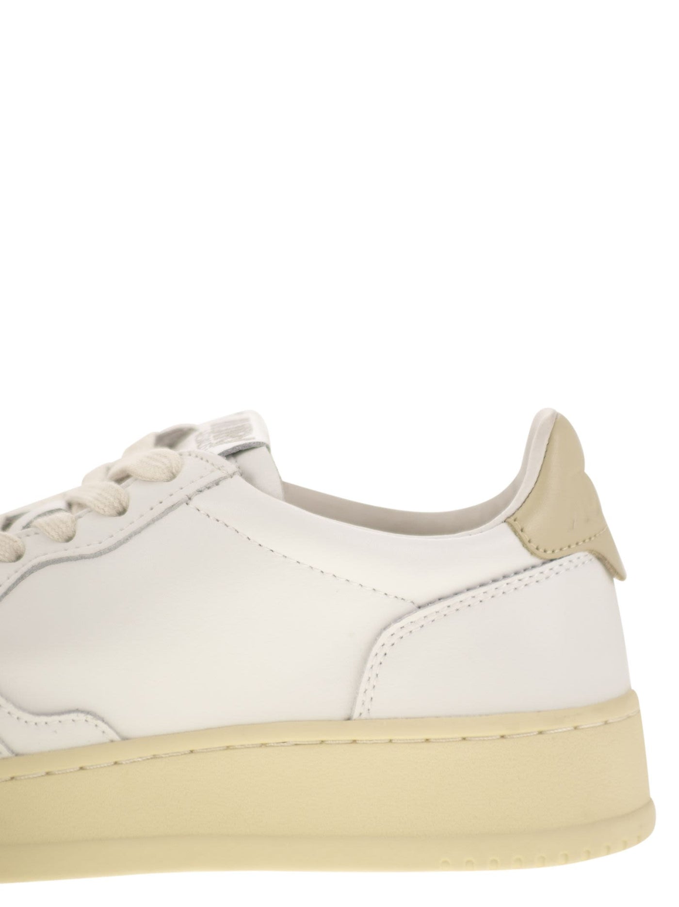 Autry Medalist Low Leather Sneakers - Image 7
