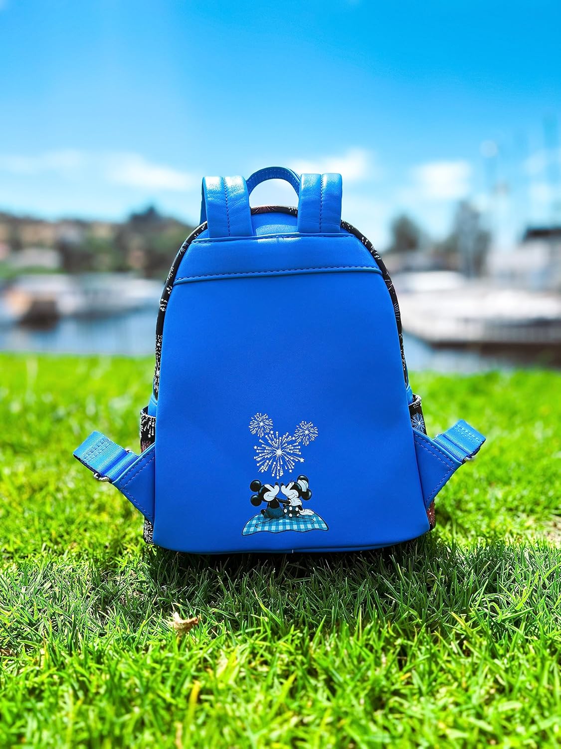 Loungefly Disney Mickey Mouse Fireworks Summertime Picnic Mini Mochila Exclusiva