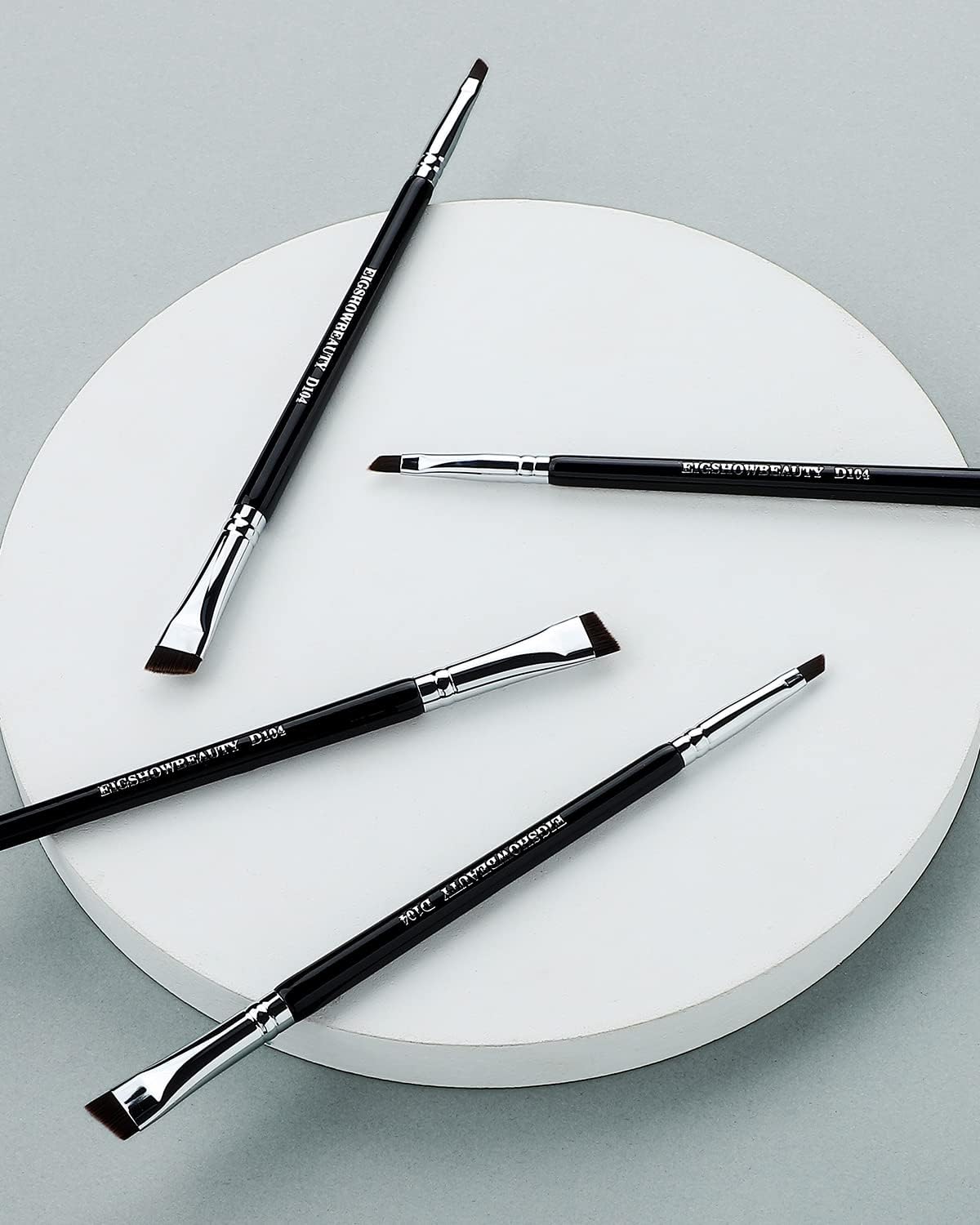 EIGSHOW 2-in-1 Eyebrow Brush & Eyeliner Brush, Professional Double Ended Eyebrow Brush, Eyeliner Brush, Diagonal Flat Brush (Black)