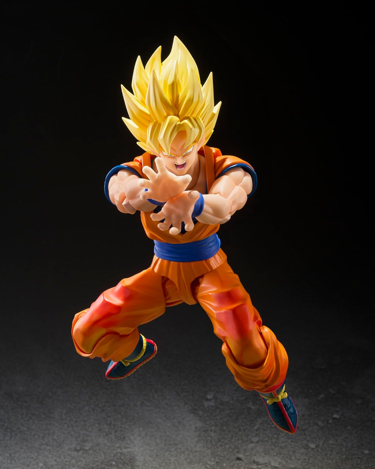 TAMASHII NATIONS S.H. Figuarts Dragon Ball Z Super Saiyan Son Goku (Beginning of the Decisive Battle), Approx. 5.7 inches (145 mm), PVC & ABS Pre-painted Action Figure