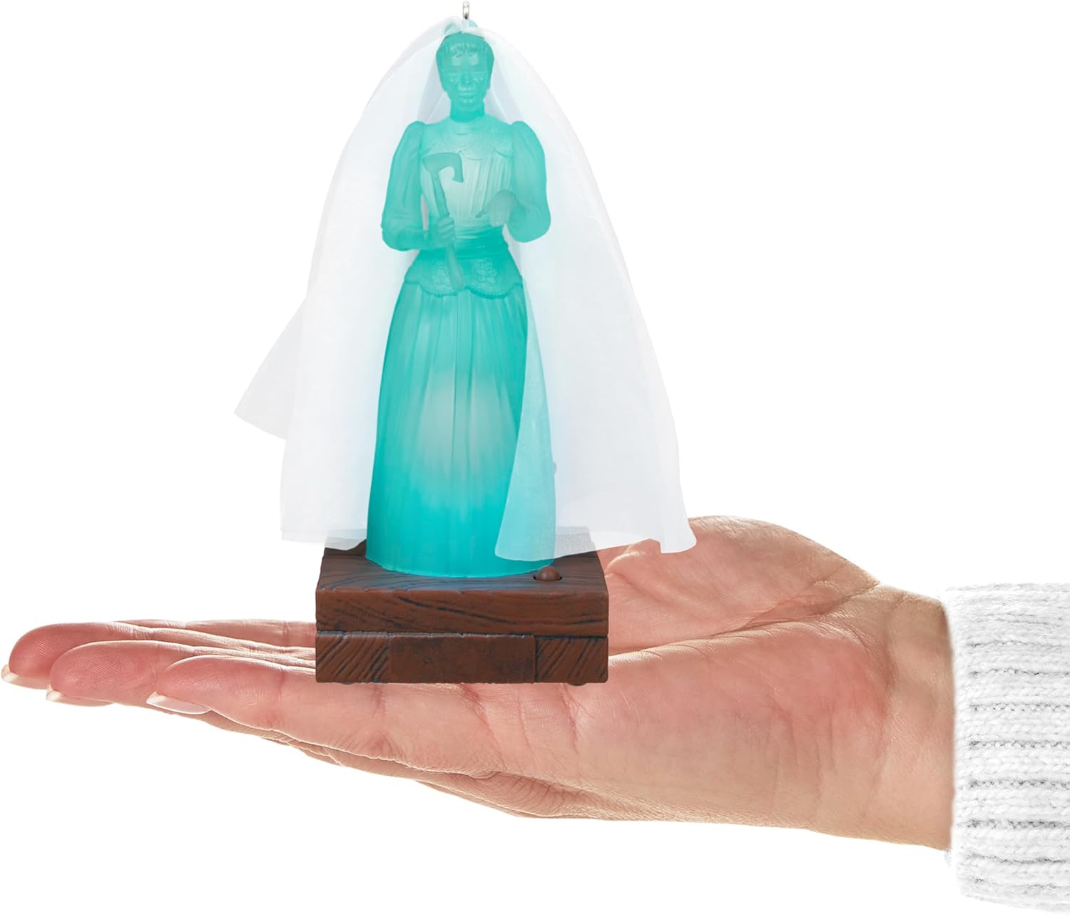 Hallmark Keepsake Adorno de Navidad, colección The Haunted Mansion de Disney, Constance Hatchaway con luz y sonido, regalos para fanáticos de Disney
