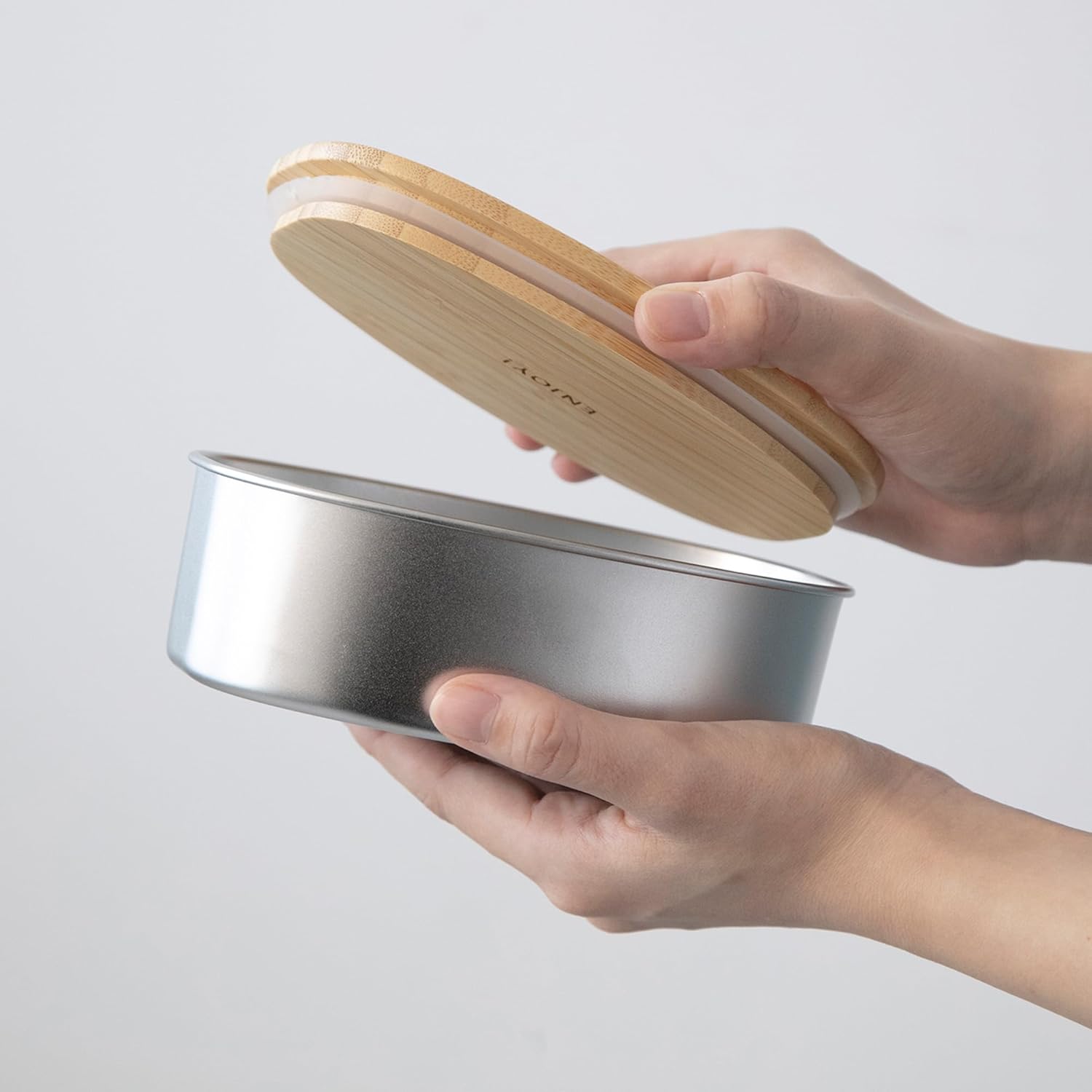 Nonoji Stainless Steel Lunch Box Oval, Microwave and Dishwasher Safe, Stylish and Simple Bento Box with Natural Wooden Lid, White