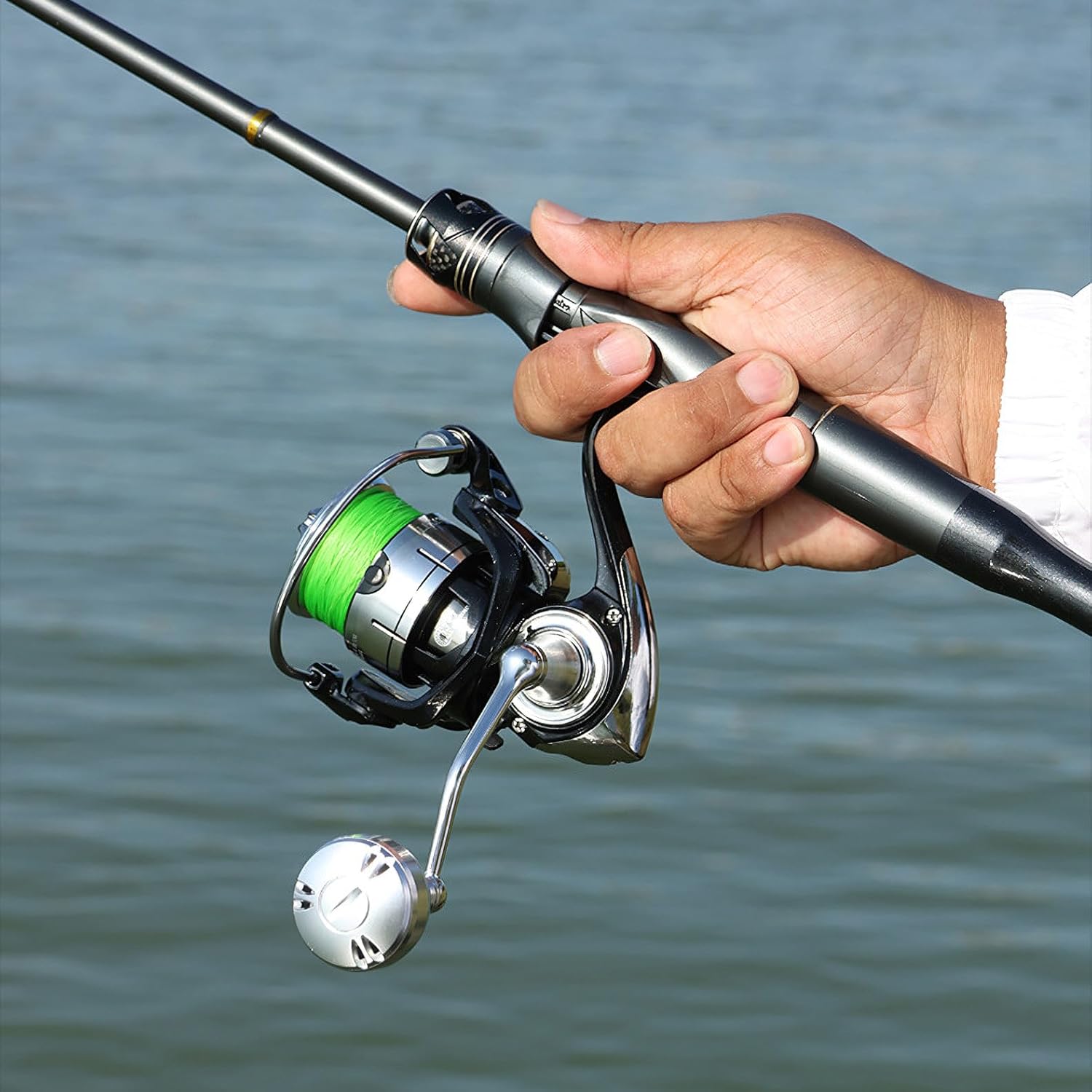 Spinning Reel, Saltwater Fishing, Freshwater Fishing, Far Toss Fishing, Deep Groove Aluminum Spool, 2000 to 7000 No
