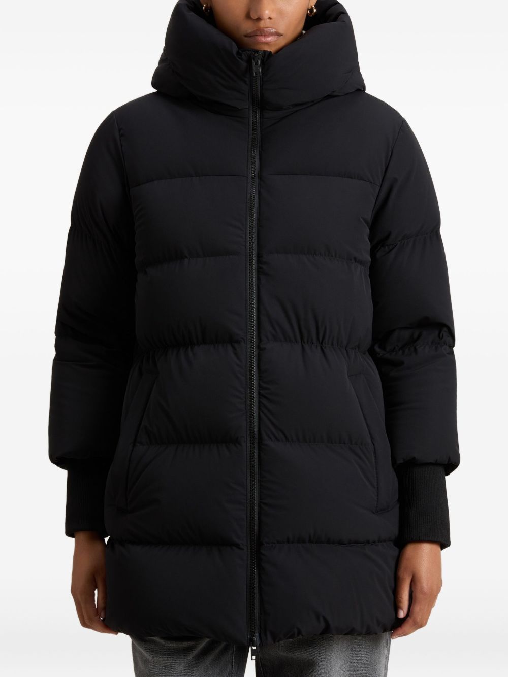 Woolrich ウールリッチは黒をコートします - Image 8