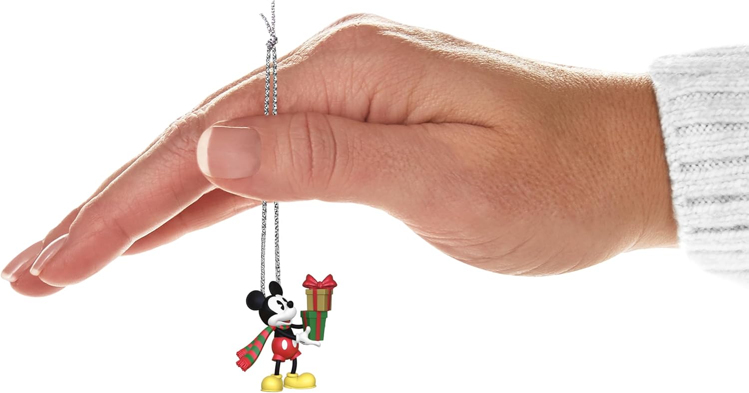 Hallmark Keepsake Mini adorno de Navidad de 1.16 pulgadas, entrega especial de Mickey Mouse de Disney, regalos para fanáticos de Disney