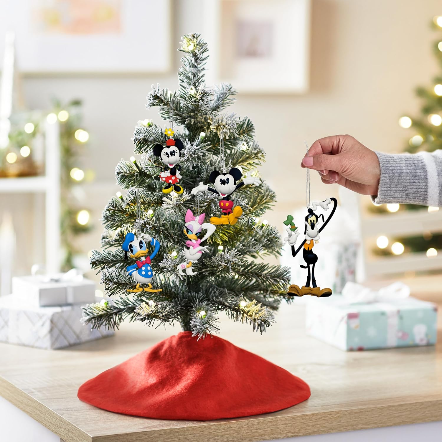 Hallmark Keepsake - Adorno navideño colgante de Disney Mickey y sus amigos, Amigos para siempre, Juego de 5, Regalos para fanáticos de Disney 2024