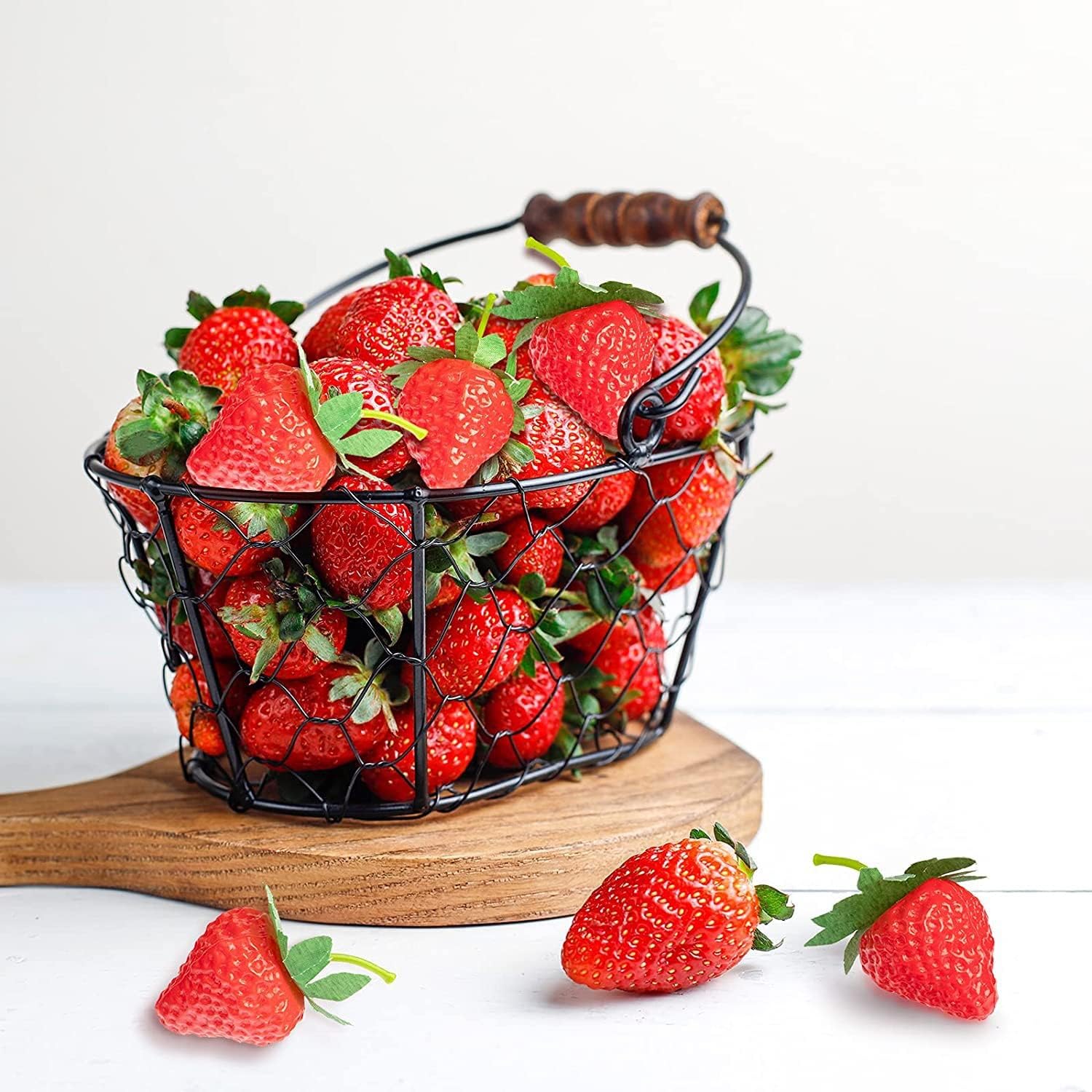 siawadeky Strawberry Samples Plastic Set of 18 Artificial Fruit Model Food Sample Fruit Model Realistic Photography Props Fake Strawberry Display Fake Fruit for Room Decor Party Display Figurine Decor