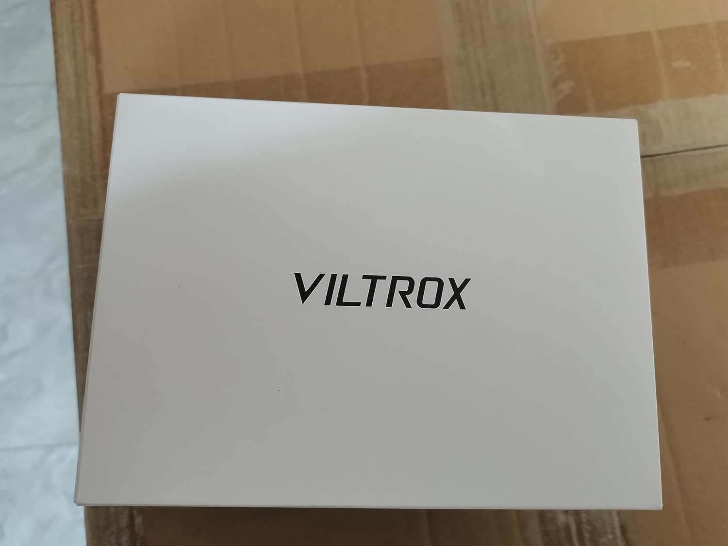 VILTROX AF 16mm F1.8 FE Sony E Mount Wide Angle Lens with LCD Screen Ultra Wide Angle Monofocal Lens Compatible with Sony Full Size α7II α7III α7RIII α7RIV α7RV α7S α7SII α9 α7CII α7C α7CR