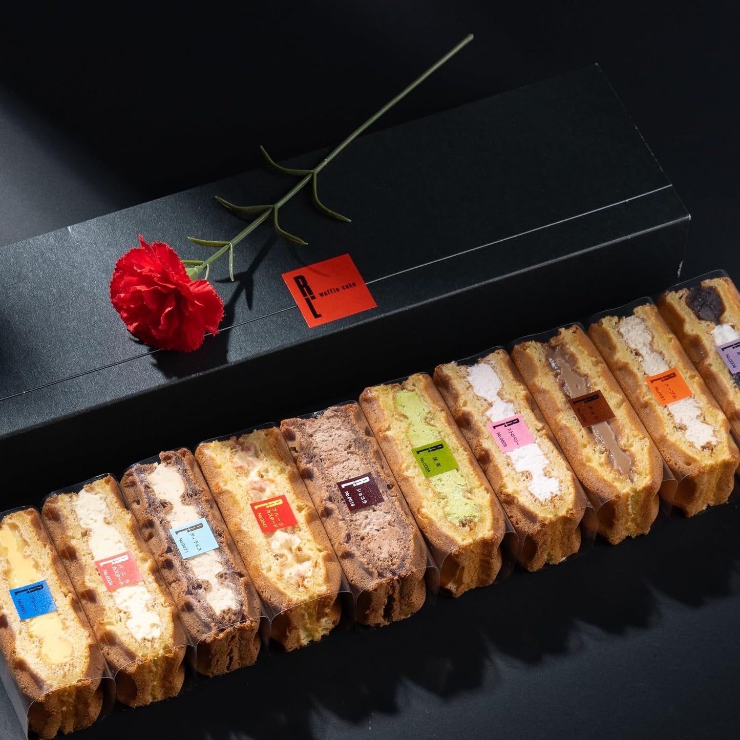 R.L Waffle Cake, Sweets, Gift, Present, Handbag Included, Classic, 10 Pieces, Frozen