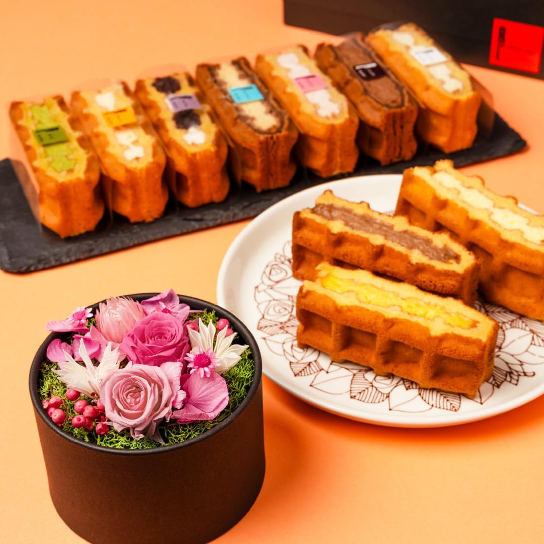 R.L Waffle Cake, Sweets, Gift, Present, Handbag Included, Classic, 10 Pieces, Frozen