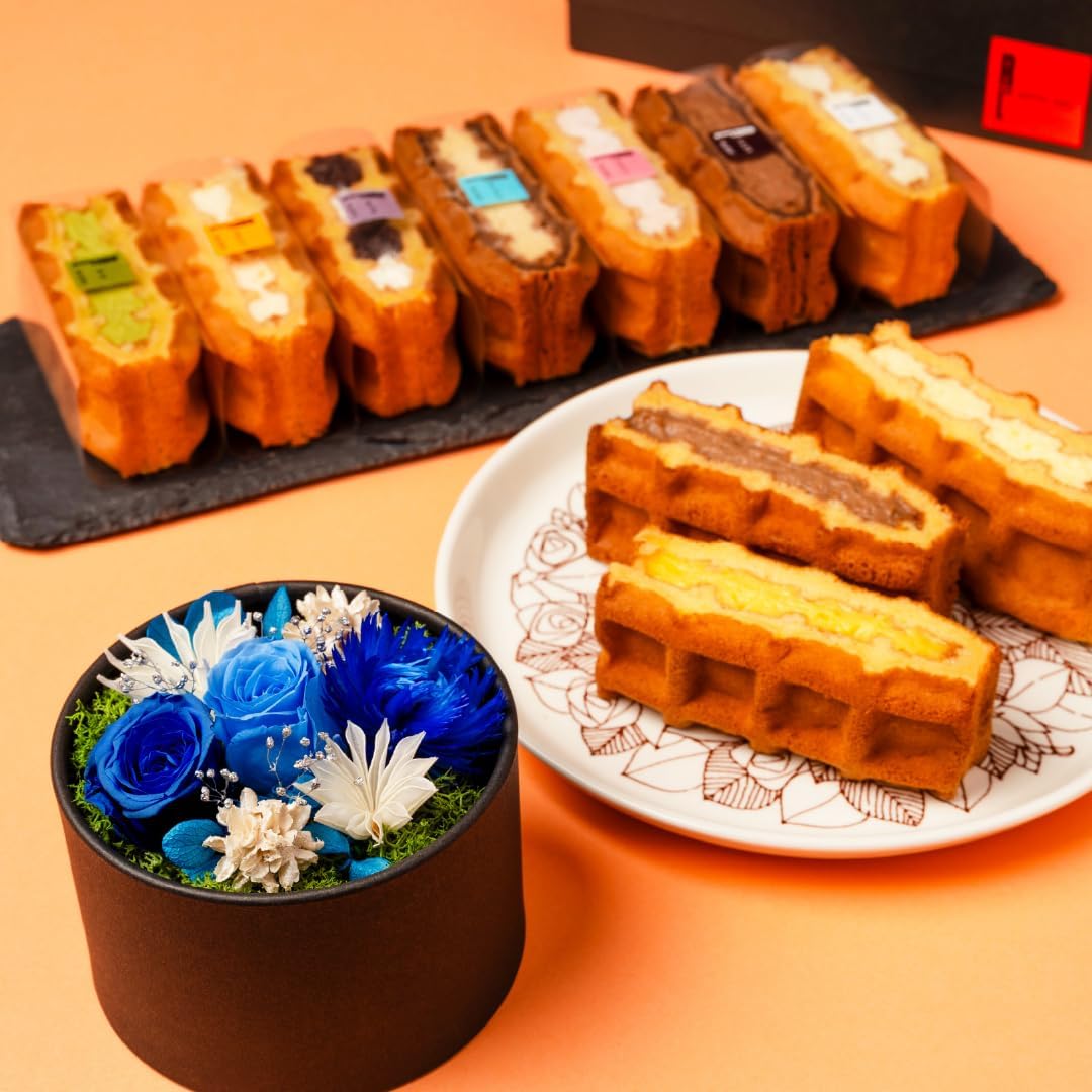 R.L Waffle Cake, Sweets, Gift, Present, Handbag Included, Classic, 10 Pieces, Frozen