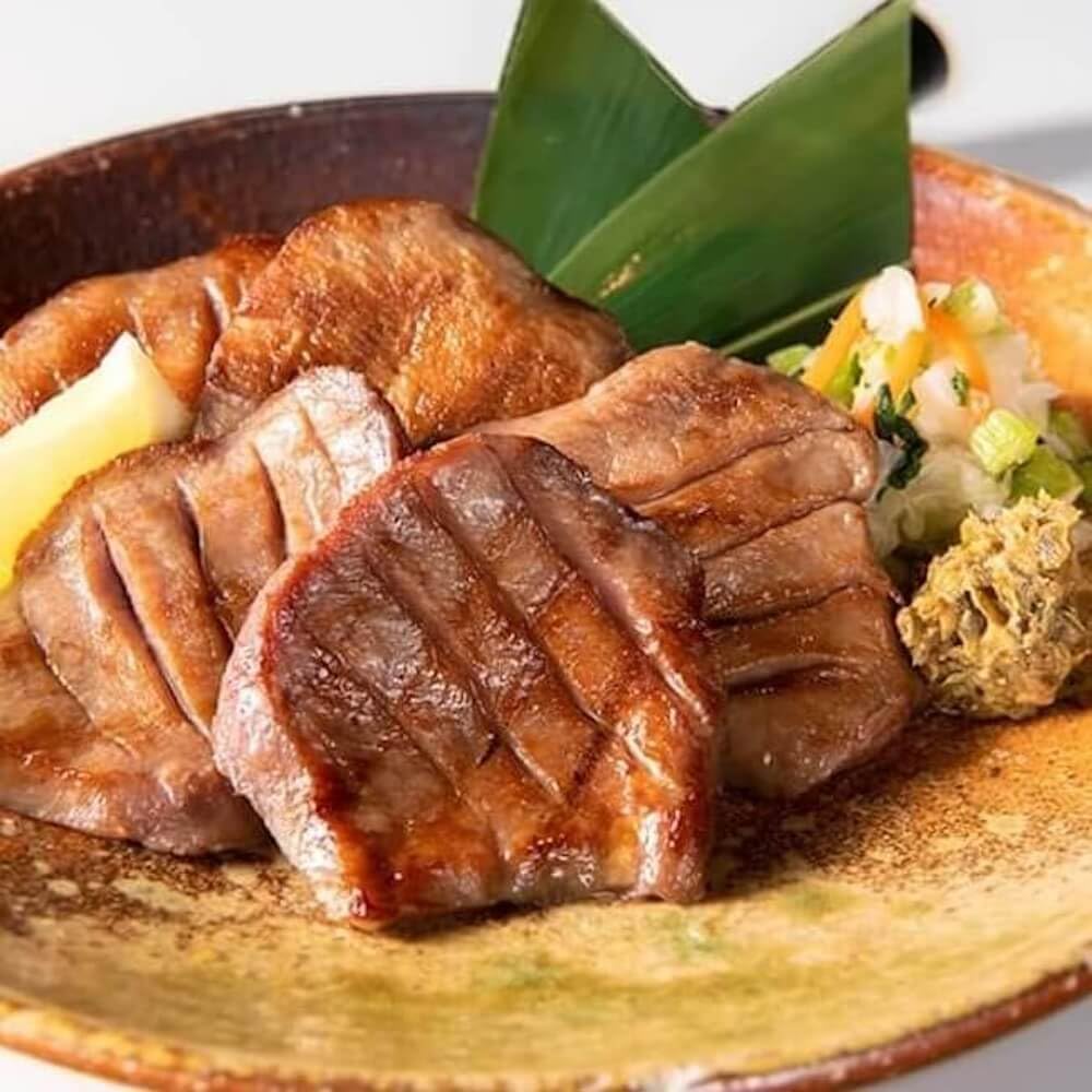 Dateno Kura Thick Slice Beef Tongue, Premium Beef Tongue for Yakiniku, Salt Flavor, 150g×2 Packs | Pre-seasoned Sendai Specialty | Easy to Cook by Simply Thawing and Grilling | Tender and Juicy Even