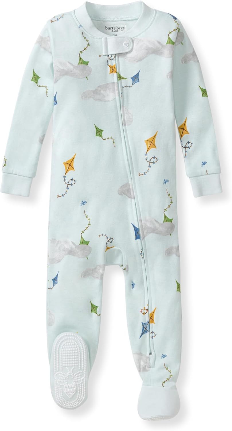 Burt's Bees Baby Pijama de algodón orgánico para niños, ajuste cómodo con pies | Convenient 2-way zip front sleeper pajama is equipped with non-slip bee grips for active littles on the move