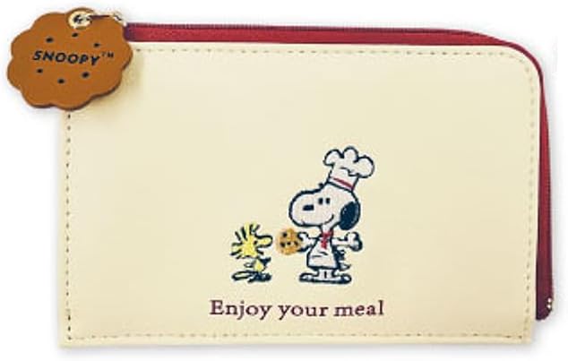 Marimo Craft SPCQ-683 Snoopy Snacktime Chef Series Acrylic Key Holder, Red, Approx. W 1.6 x H 2.3 x D 0.1 inches (40 x 59 x 3 mm)