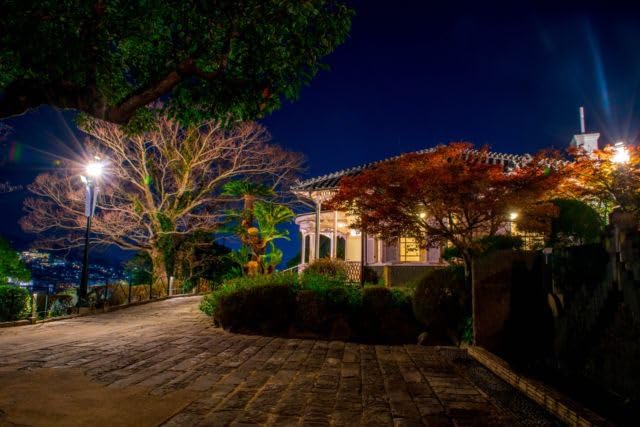 【日本の風景／地名のポストカード】長崎県長崎市 紅葉と洋館が灯る秋の夜景 はがき お土産 ハガキ 撮影/daikegoro