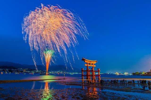 (Japanese Landscape Postcard) Miyajimachachi, Hiroshima Prefecture Otori and Fireworks 2 Postcards, Photo Card Souvenir, Photo by daikegoro