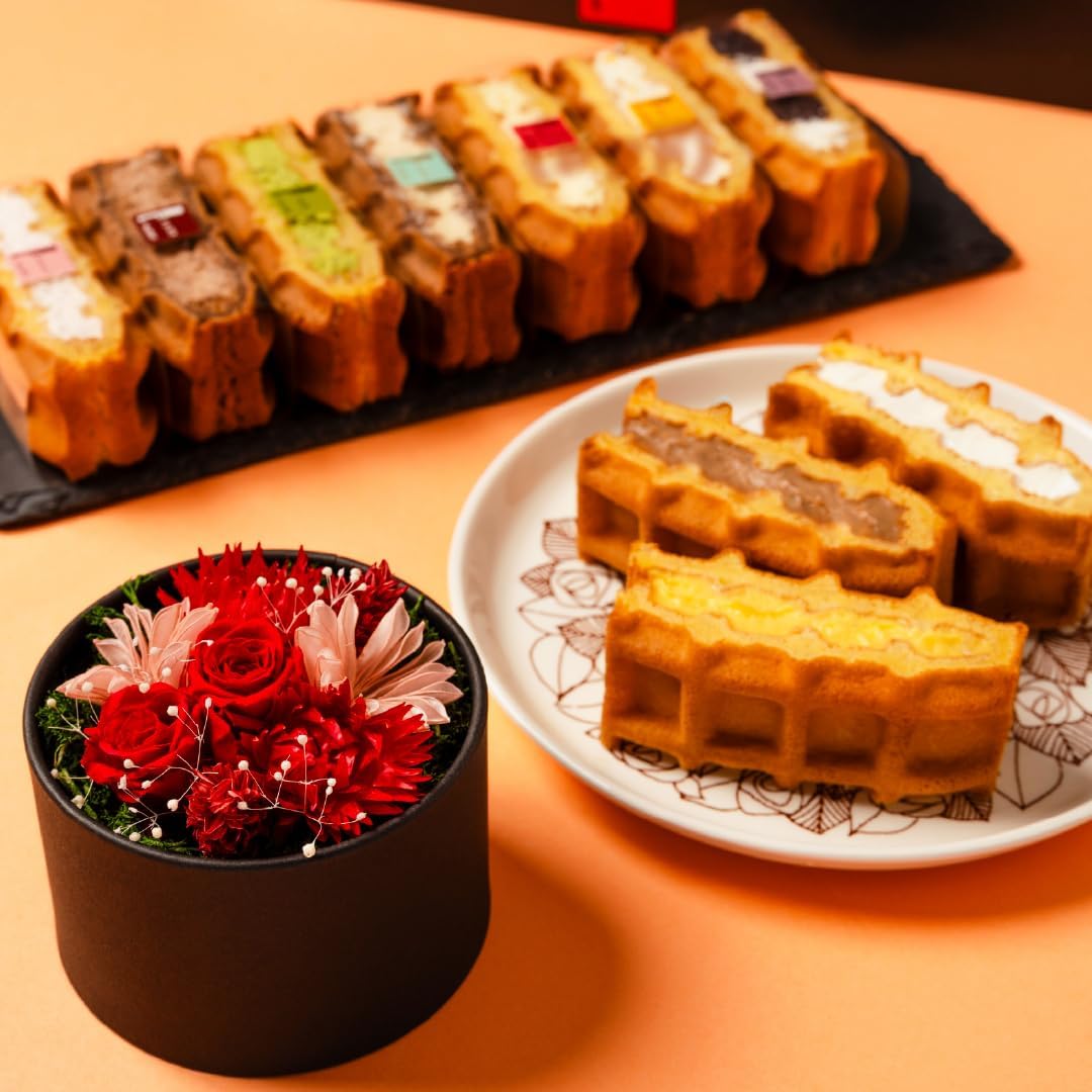 R.L Waffle Cake, Sweets, Gift, Present, Handbag Included, Classic, 10 Pieces, Frozen