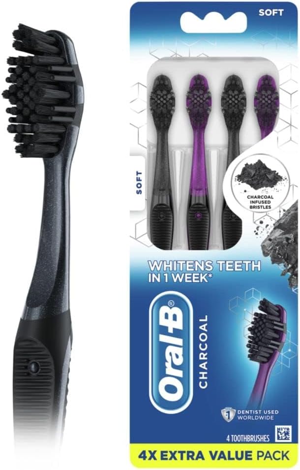 Oral-B - Cepillo de dientes manual 3D de carbón blanco, paquete de 2, cerdas medianas, cepillos blanqueadores de dientes para adultos
