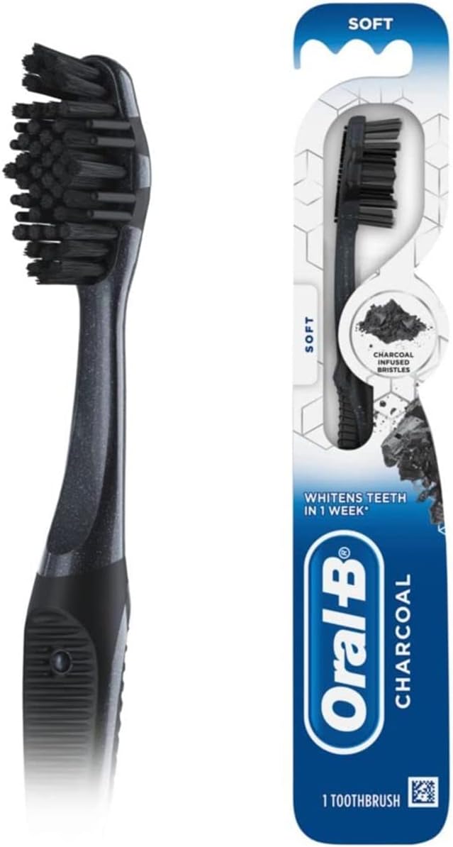 Oral-B - Cepillo de dientes manual 3D de carbón blanco, paquete de 2, cerdas medianas, cepillos blanqueadores de dientes para adultos